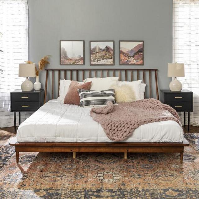 Pine Wood Spindle Archer Bed