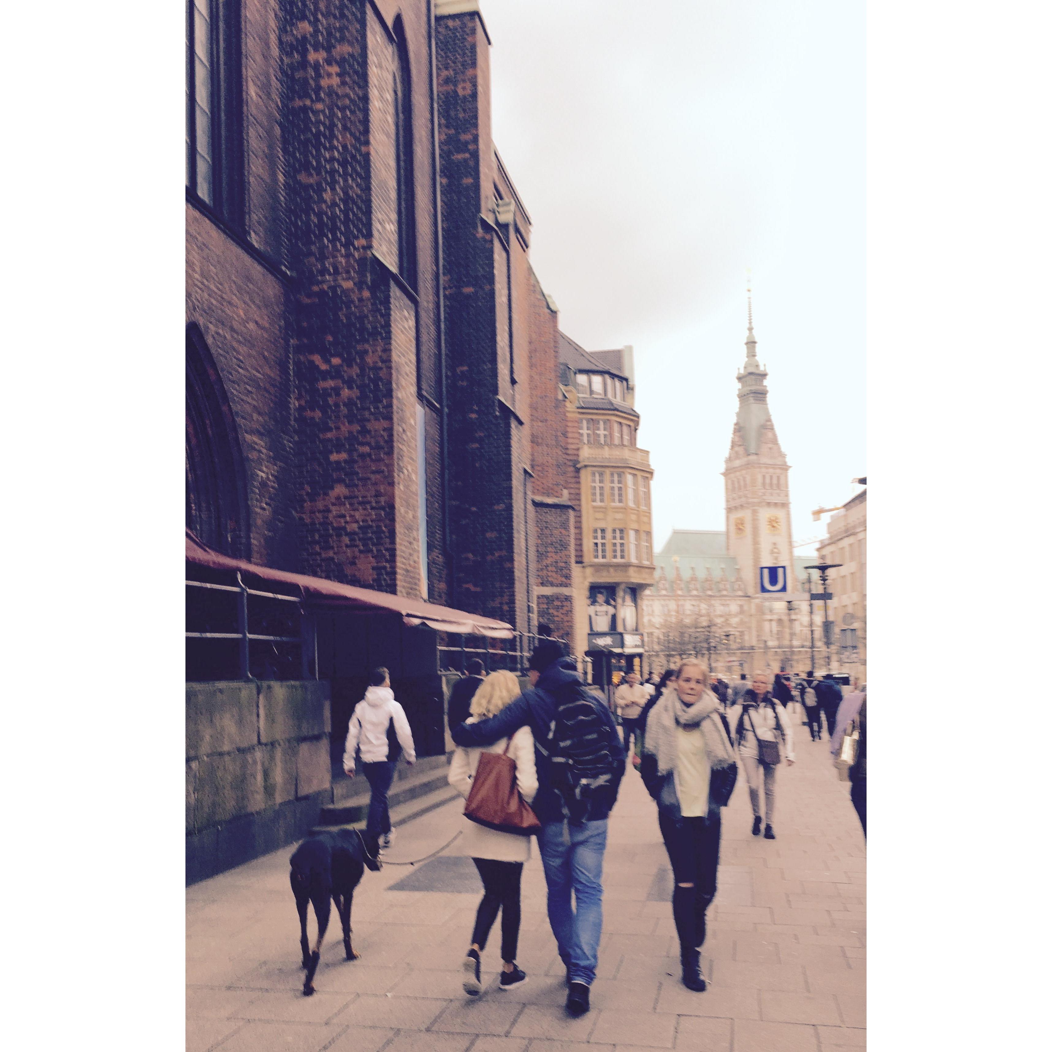 Family stroll through Hamburg (April 2017)