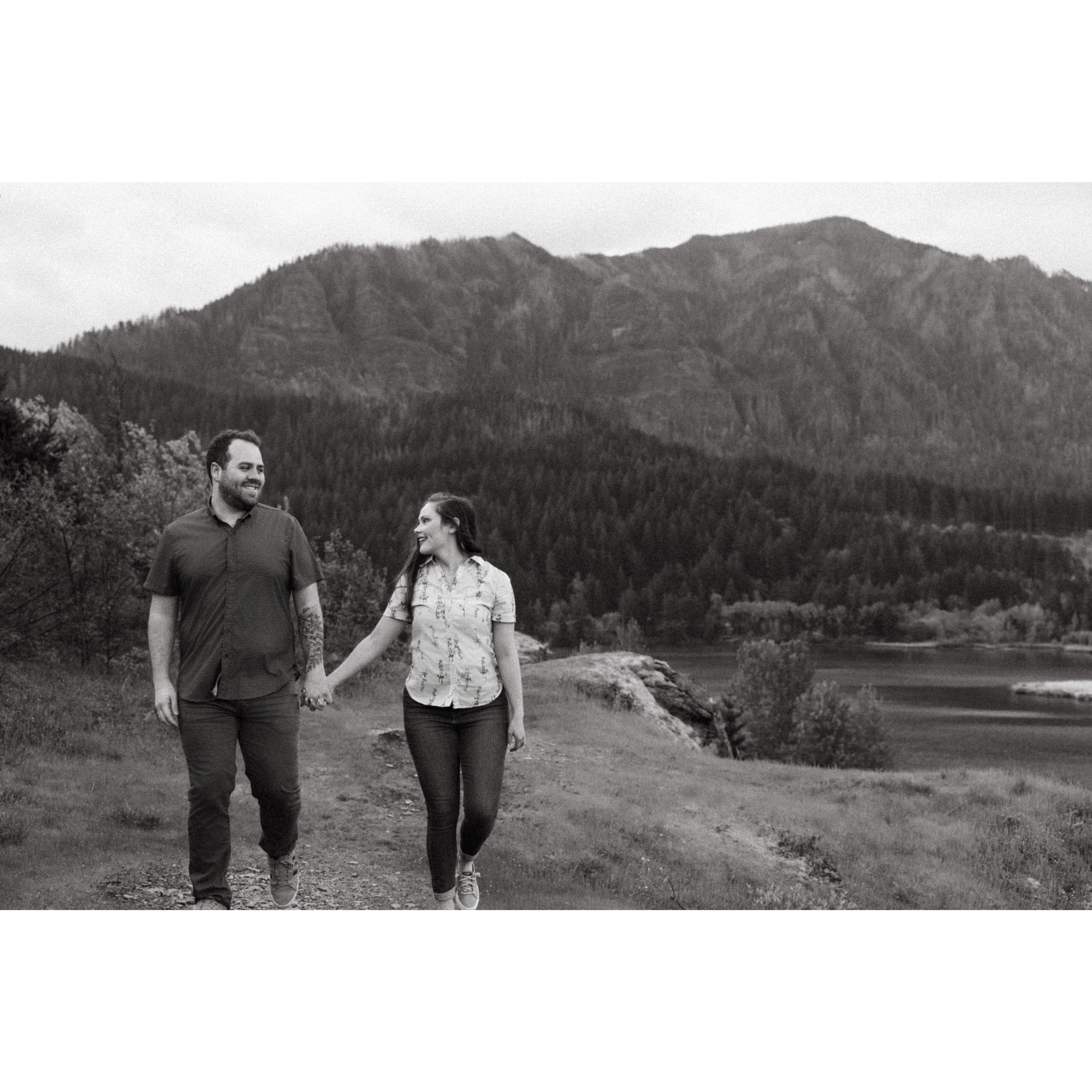 Engagement photos, Hood River, OR - April 2024