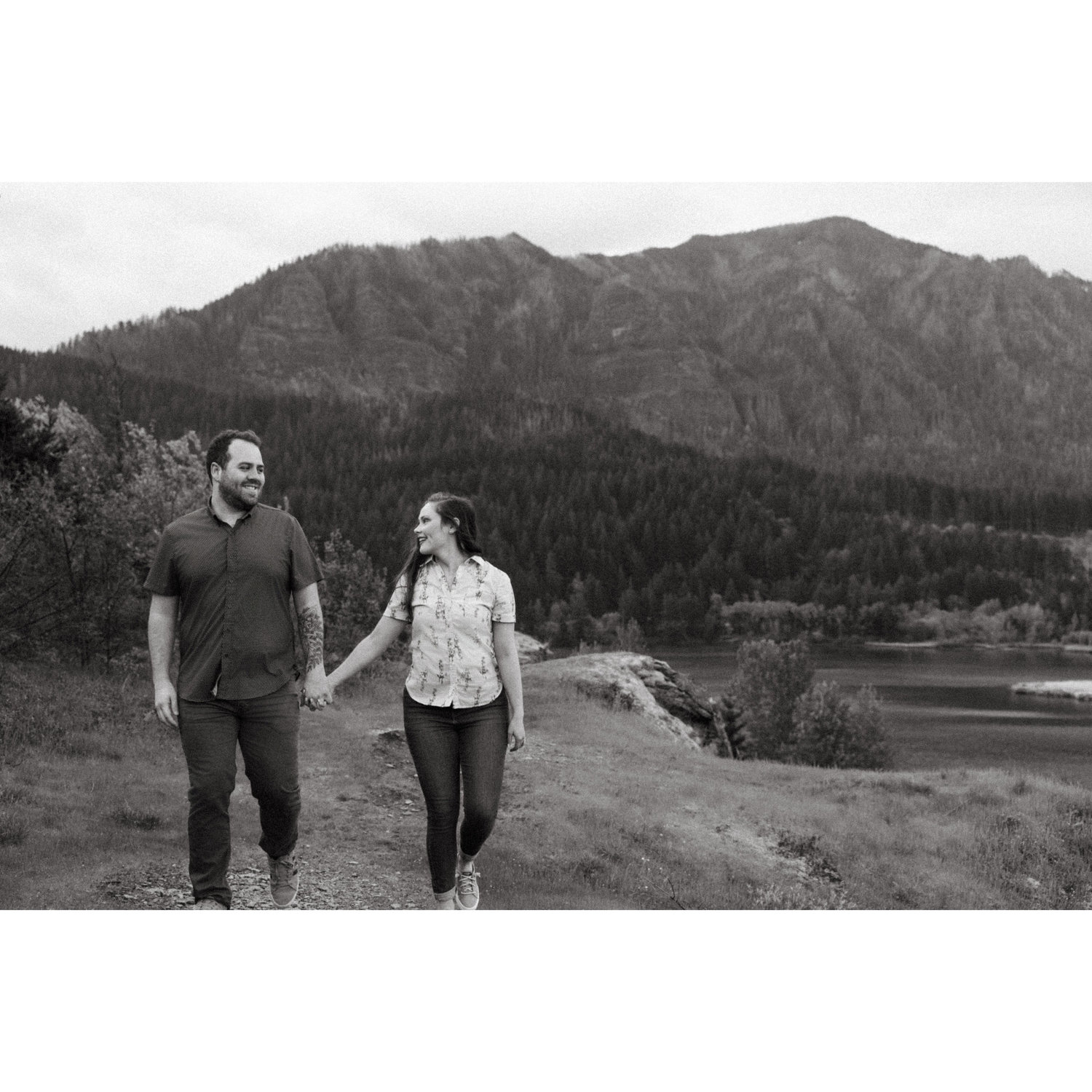 Engagement photos, Hood River, OR - April 2024
