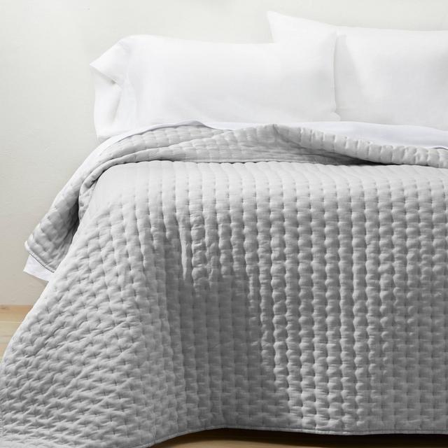 King/California Cashmere Blend Quilt Light Gray - Casaluna™
