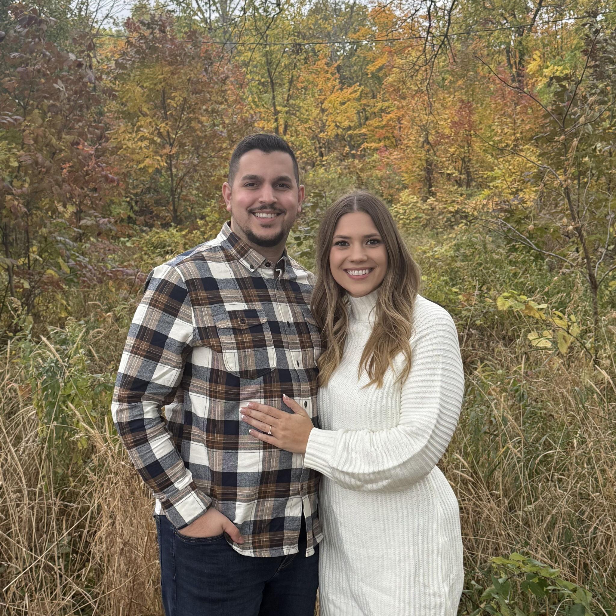 Family pictures at Sky High Apple Farm