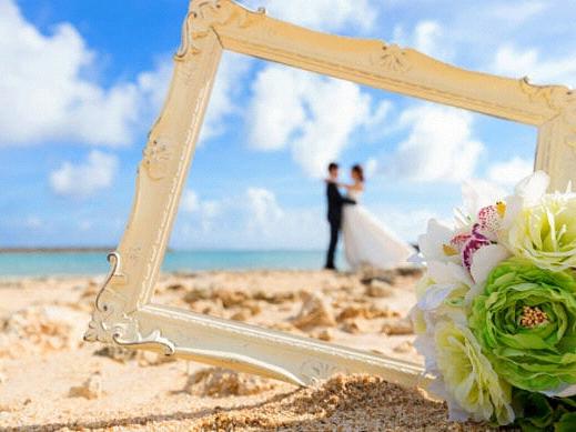 The Wedding Website of Farrah Cooper and André T Crathers