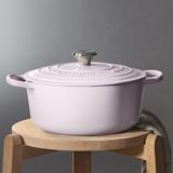 Signature Round Dutch Oven