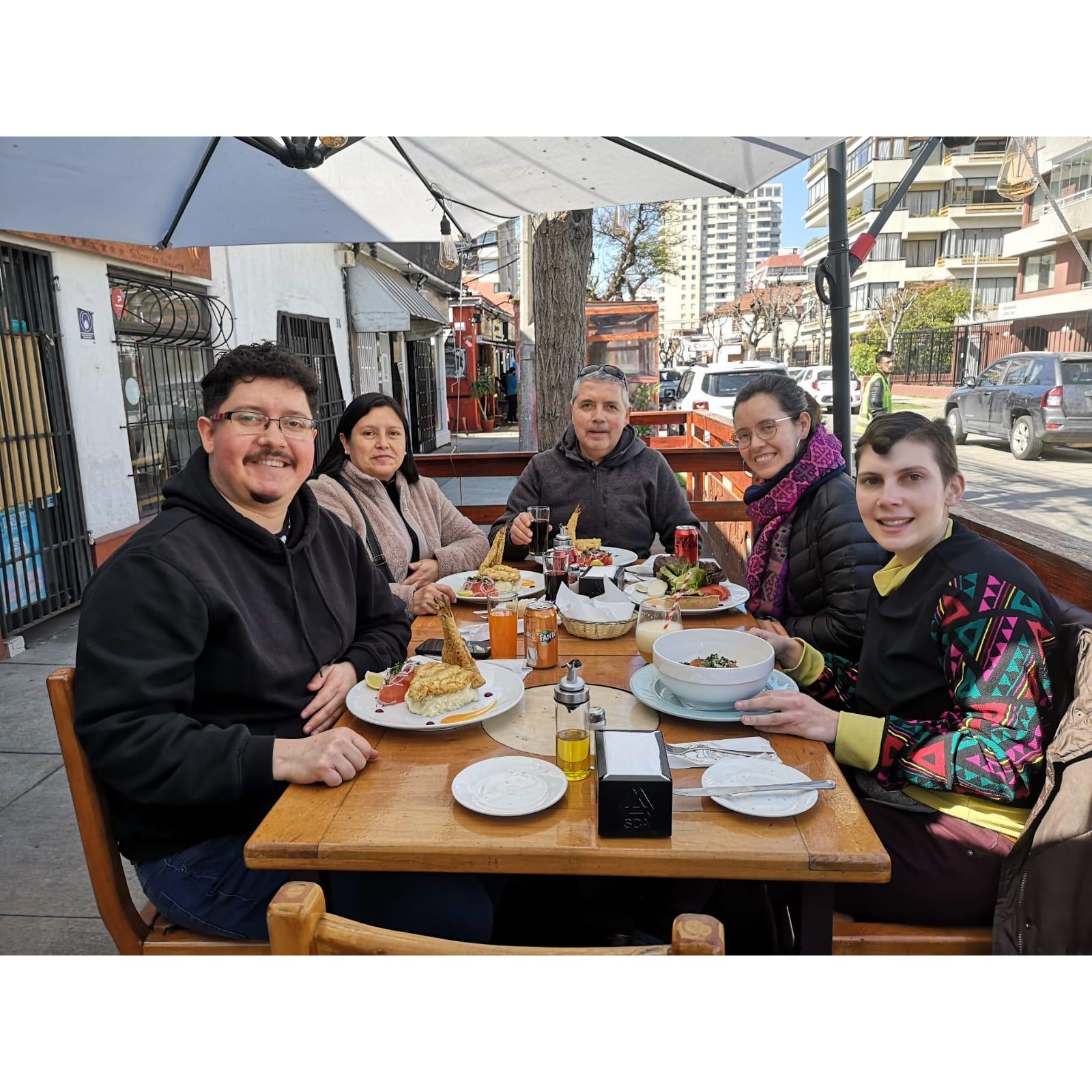 Lunch with the family / almuerzo familiar