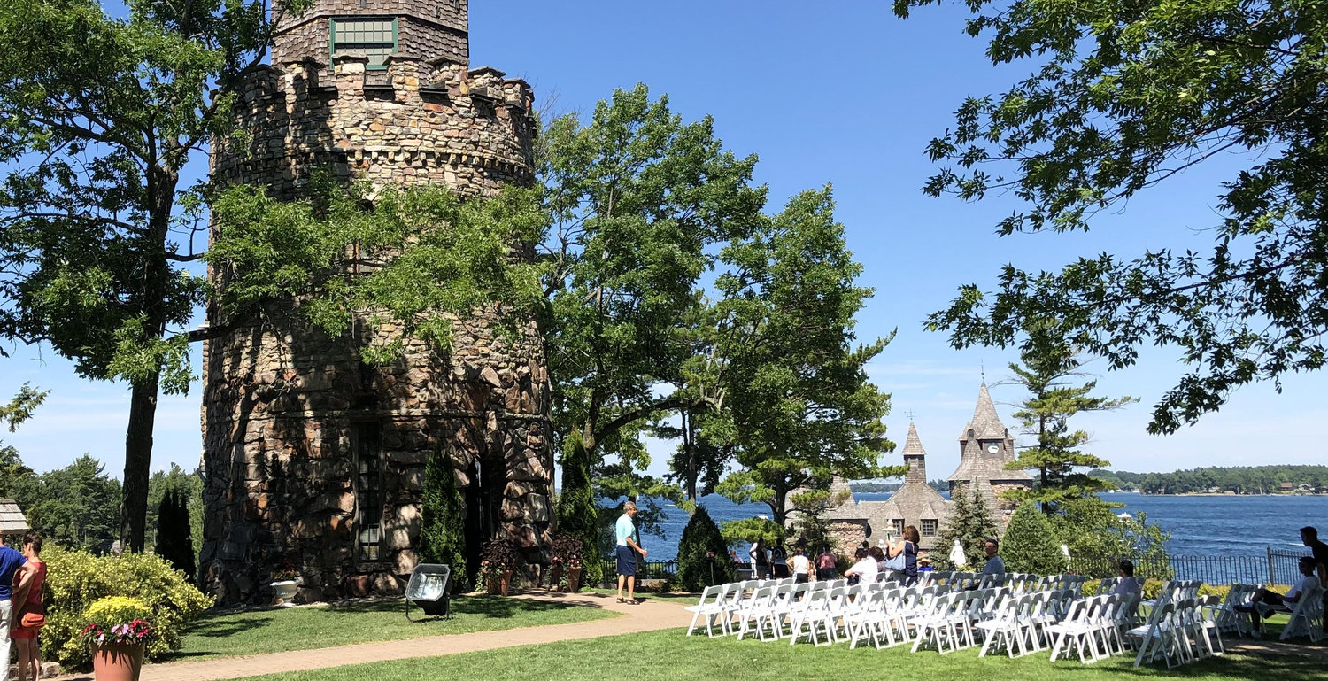 The Wedding Website of Shannon MacRae and Kirk Kubiak