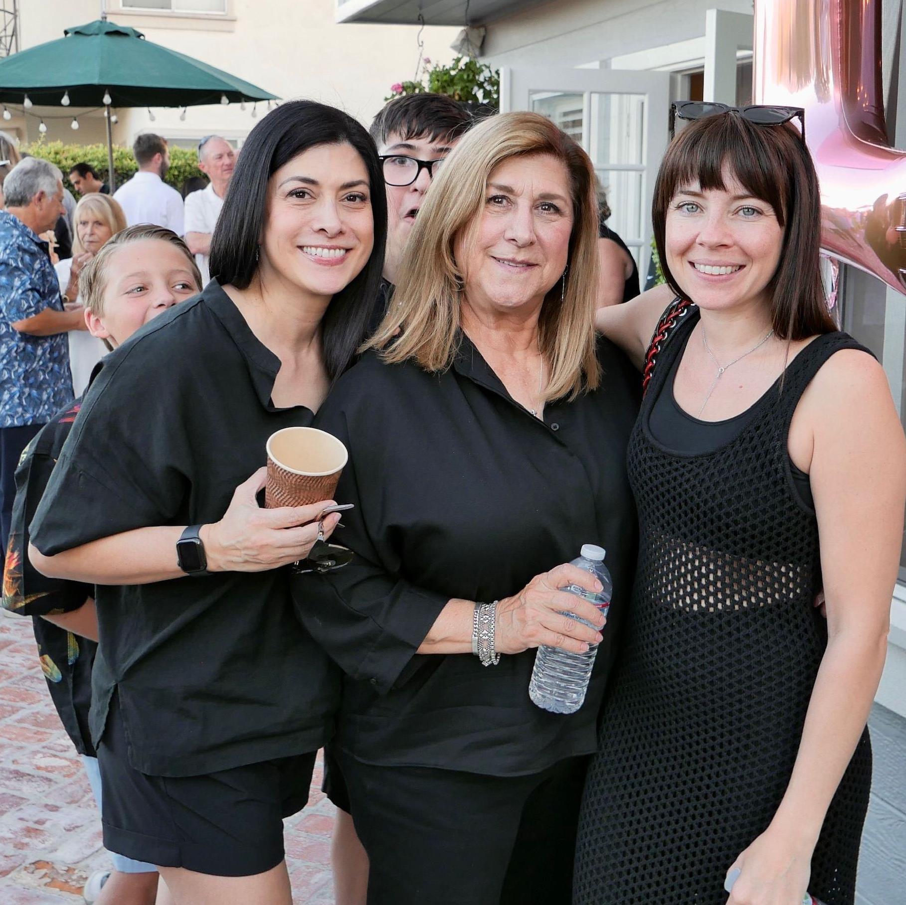 Great picture of Bree (L), Mom (Middle), and Aubrey.