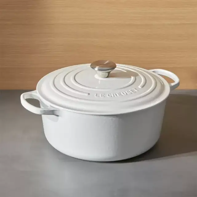 Le Creuset ® Signature 7.25-Qt. Round White Dutch Oven with Lid
