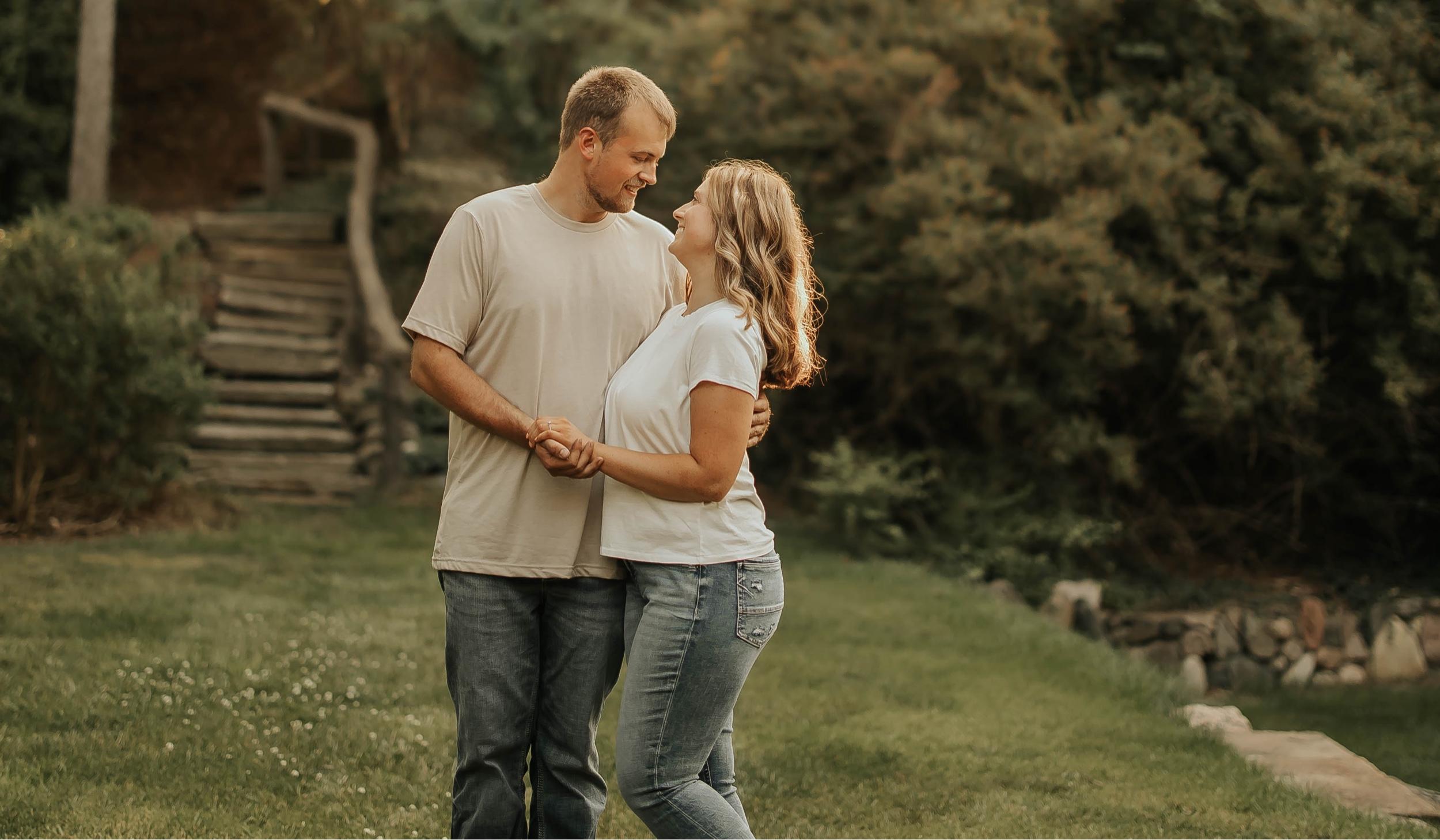 The Wedding Website of Leslie Dickinson and Jakob Curl