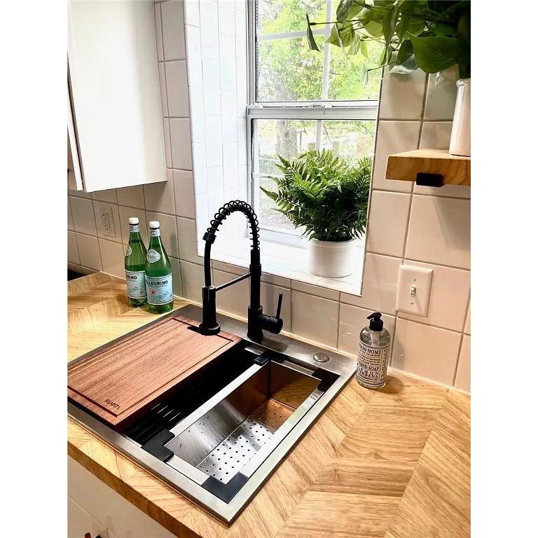 View more pictures and book your stay on Airbnb - https://www.airbnb.com/h/thepearlatbrunswick