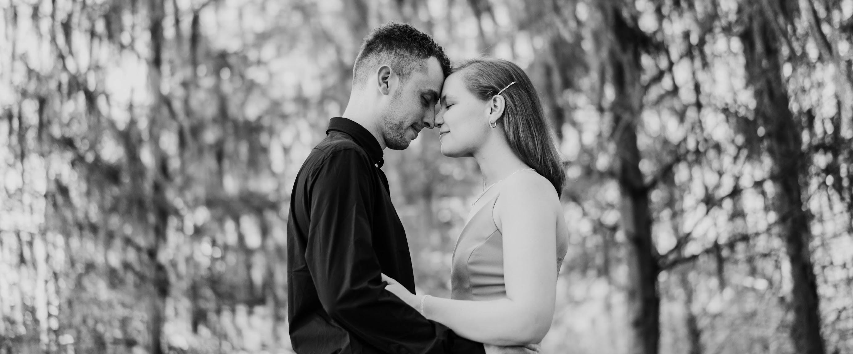 The Wedding Website of Emily Edwards and Julian Onde
