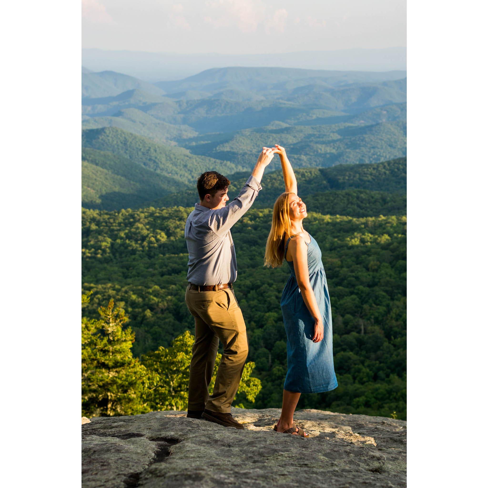 Engagement photoshoot in August in Boone