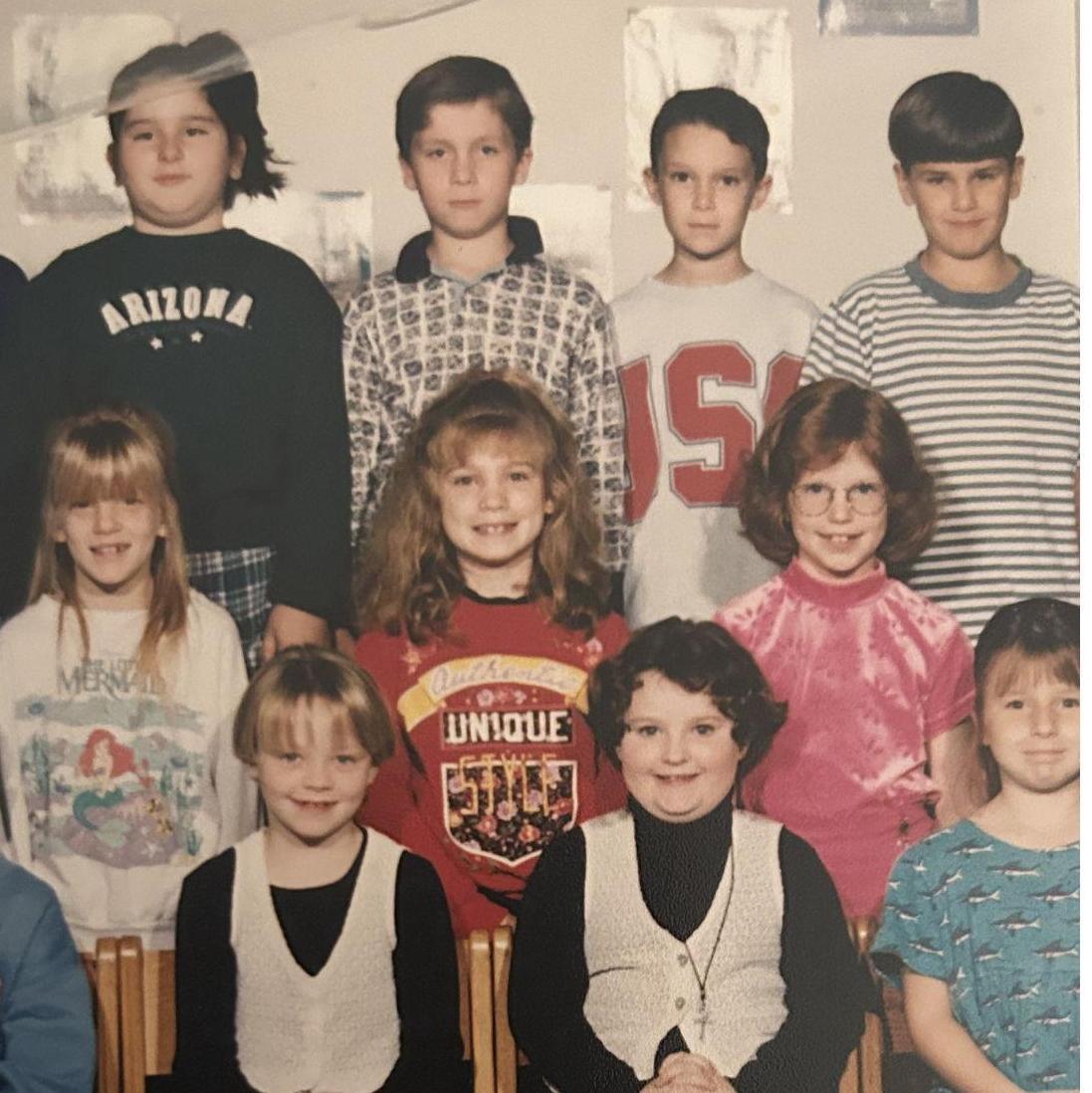 2nd grade class photo! Can you find Mike and Cassie?