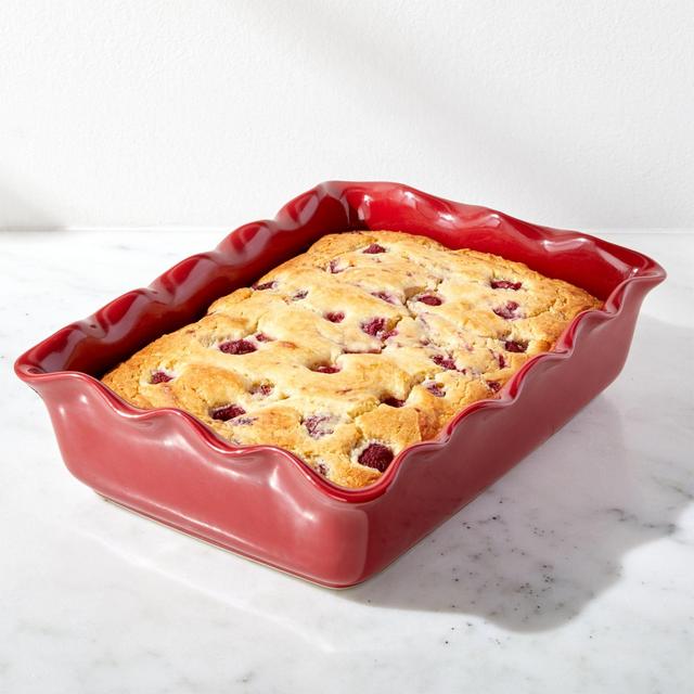 Red Ruffled 9"x13" Baking Dish