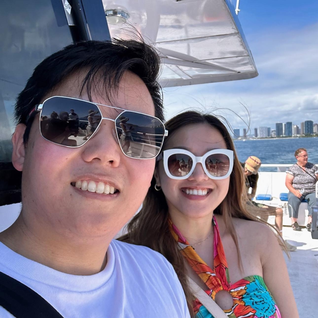 2/16/25 - First whale watching in Honolulu — spotted 30+ whales! 🐋🌊

Lần đầu đi ngắm cá voi ở Honolulu — thấy hơn 30 con cá voi!