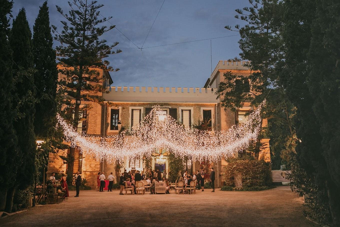 The Wedding Website of Carolina Perez Feuerstein and Angel Meraz Thomas