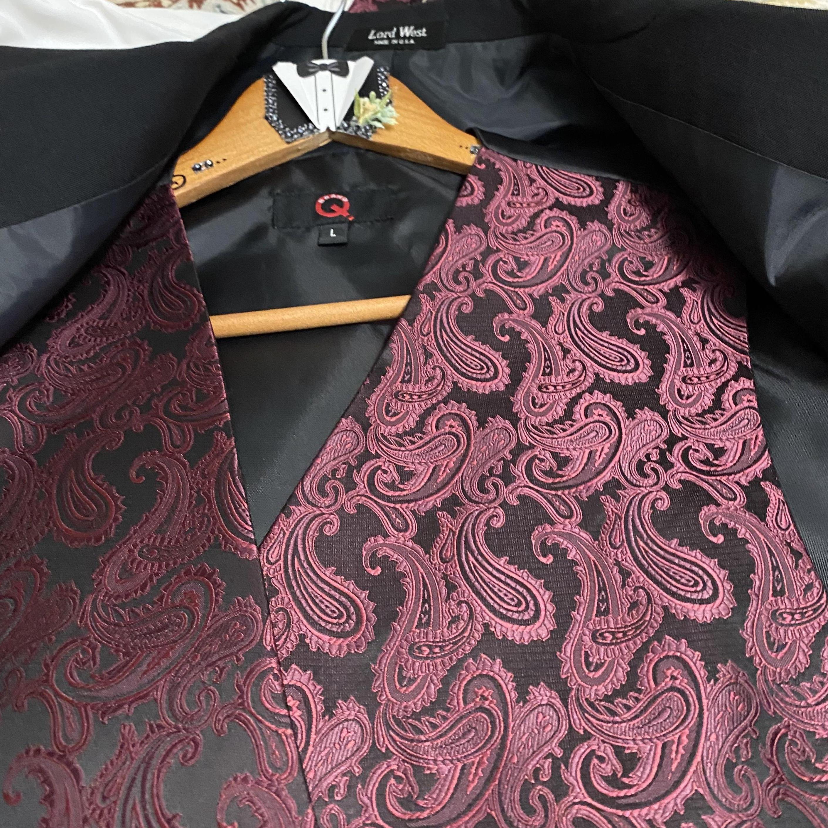 The Grooms attire