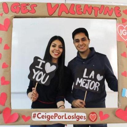 💌 San Valentín: El amor se celebra todos los días, pero este fue con letrero incluido.
Spoiler: Lo sigo amando y él sigue creyendo que soy la mejor! (: