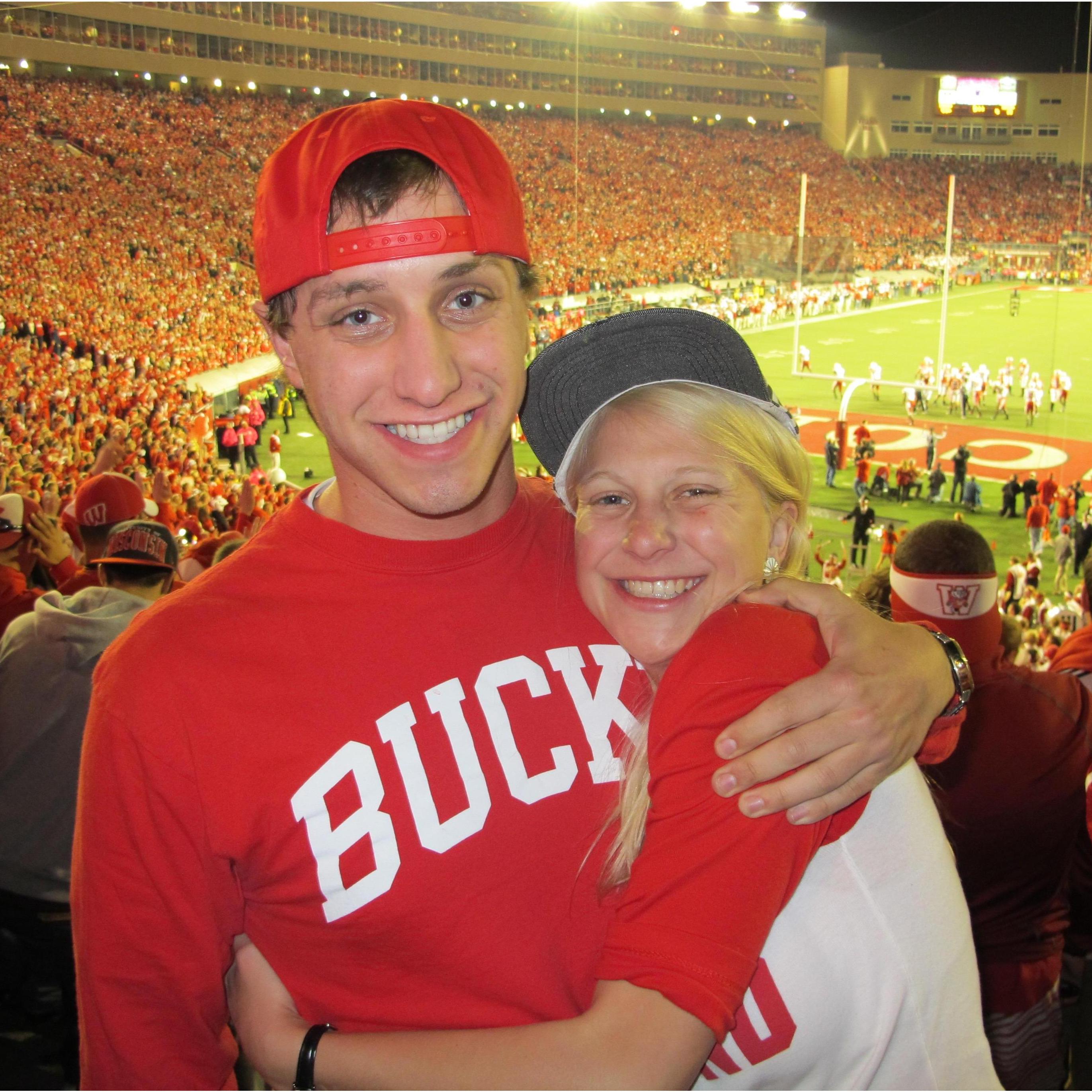 Badgers beat Ohio State 33-29. #OnWisconsin.