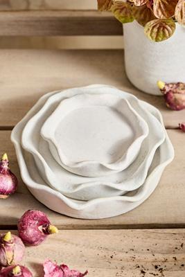 Terracotta Pie Crust Rim Saucer, White