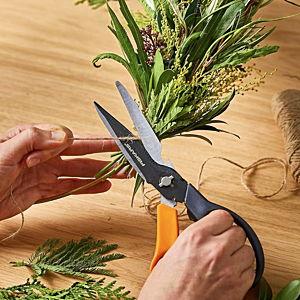 Fiskars Garden Scissors, 7-in-1 Garden Shears Multi-Tool with Sheath, Great for Plant Trimming, Cutting Nursery Pots, Bags, and Wire