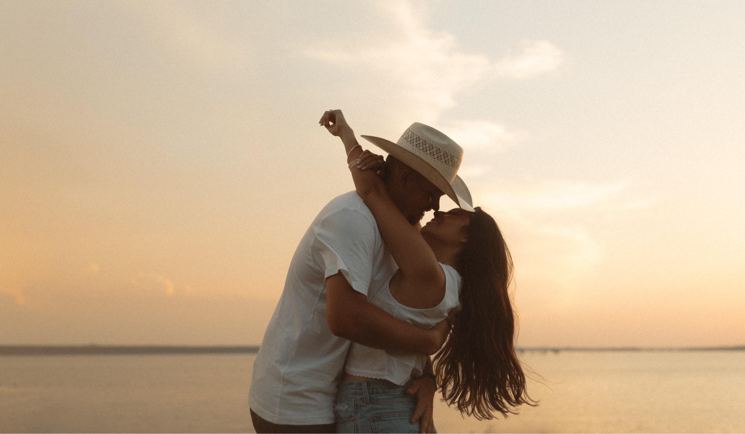 The Wedding Website of Jimena Espinoza and Rayce Jackson