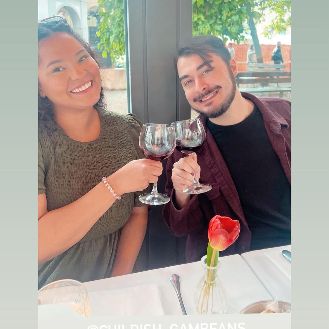 Sipping wine in Florence (Apr. 2024)