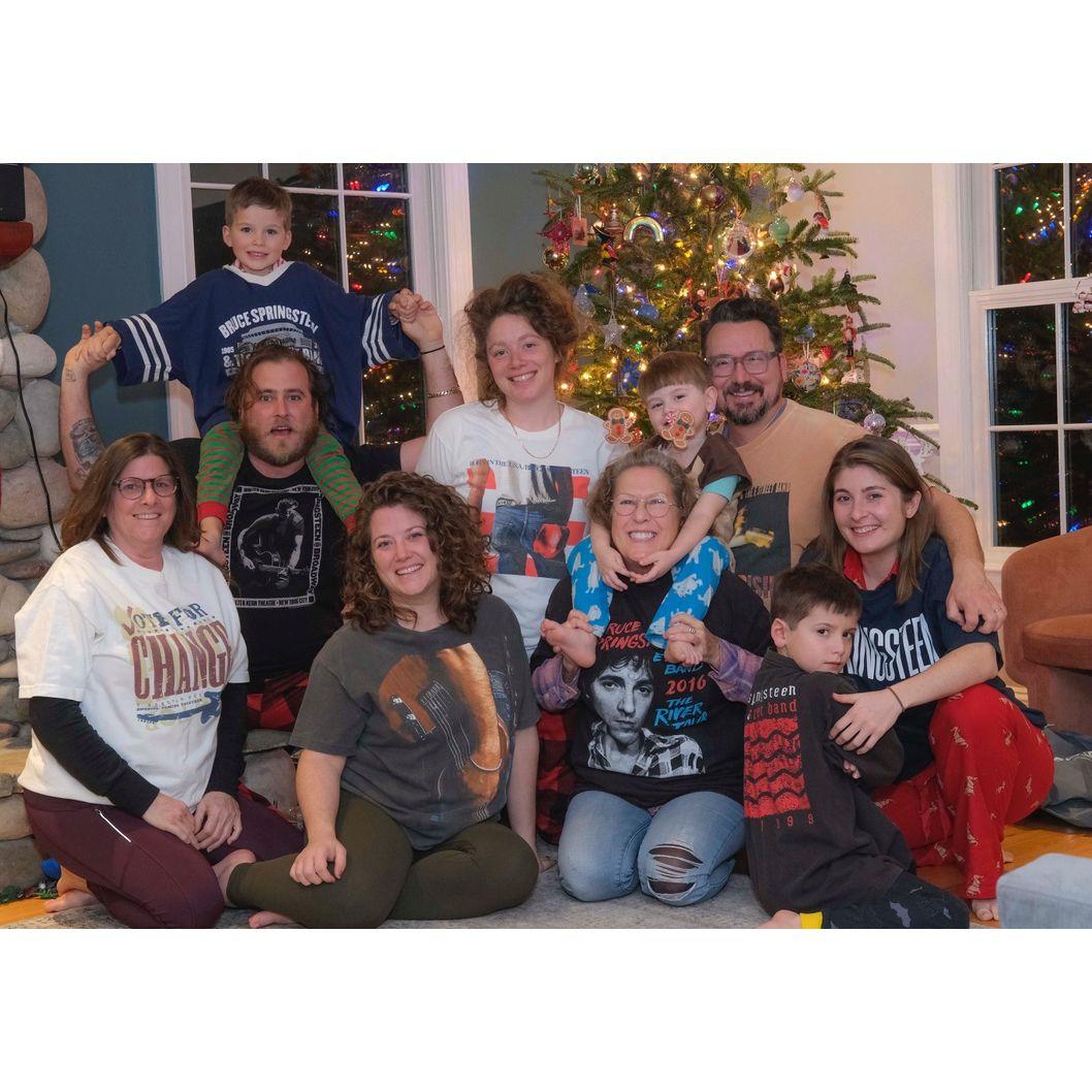 Mia's fam