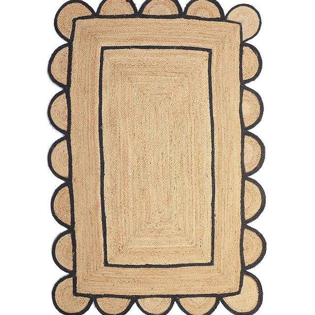 Gautam International Scallop Pattern Jute Bohemian Area Rug (2'6"x8', Black)