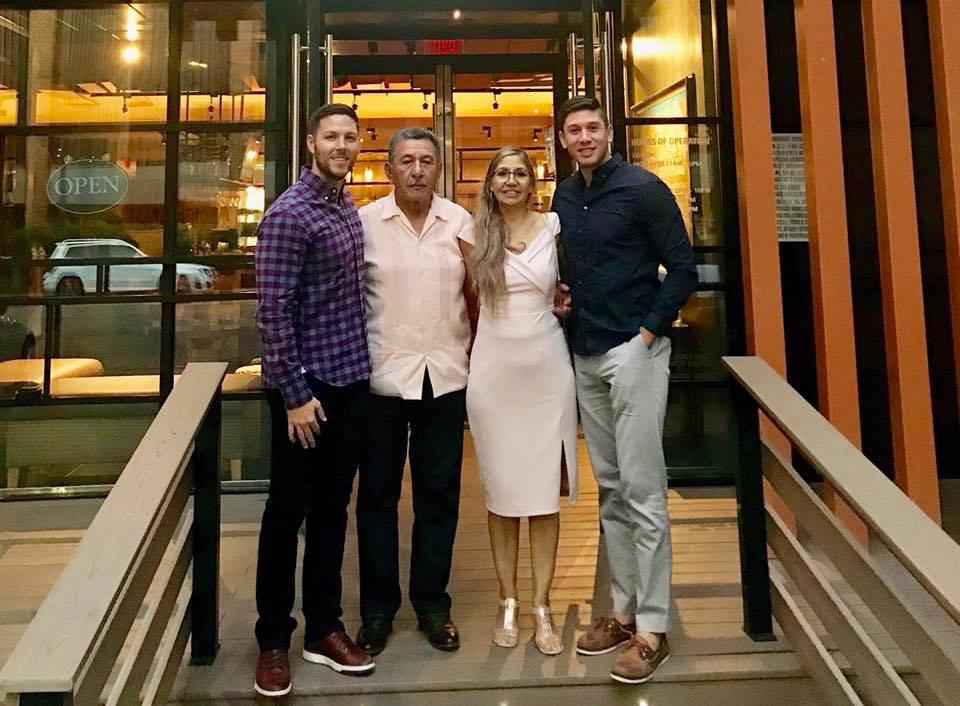 Robert's parents visit Dallas