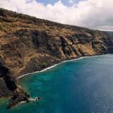 Hike Kaʻawaloa - Captain Cook Monument Trail