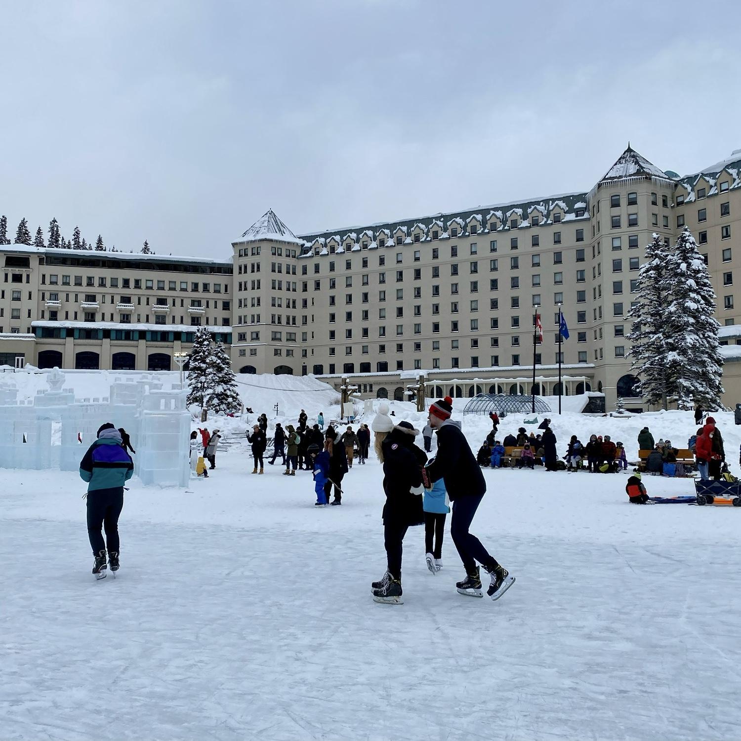 Skating lessons in Banff