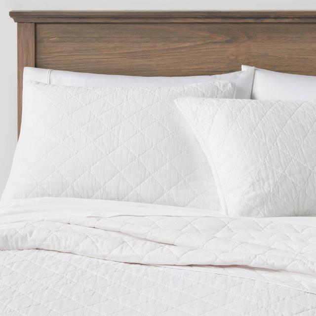 Full/Queen Diamond Stitch Cotton Linen Quilt White - Threshold™