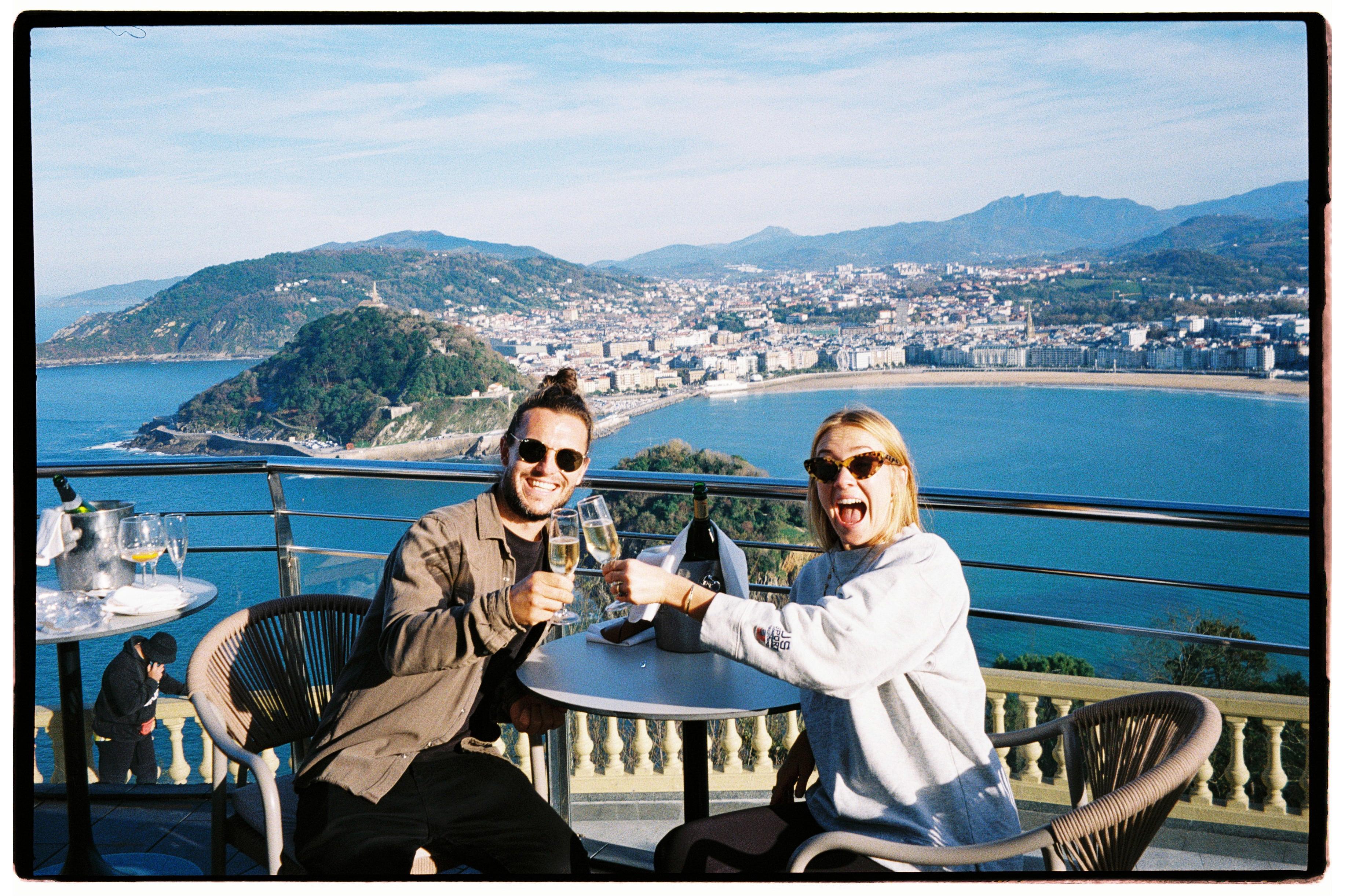 The Wedding Website of Laura Selby and Tomas Saxon