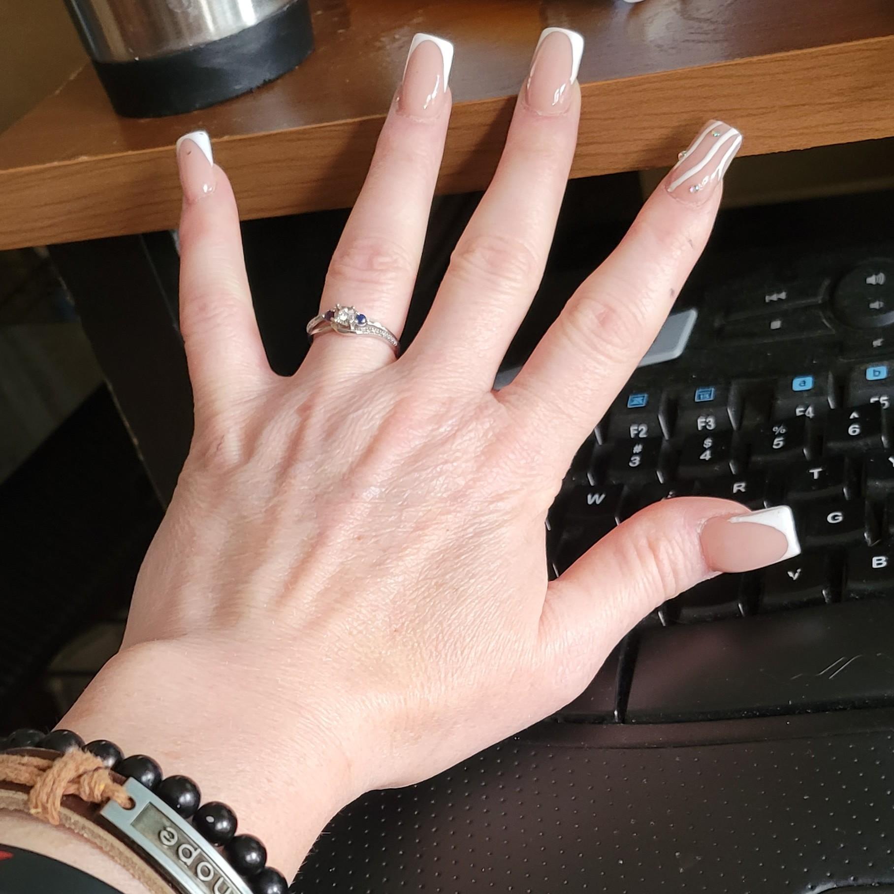 My Engagement Ring. 🥰
in case anyone missed the first picture