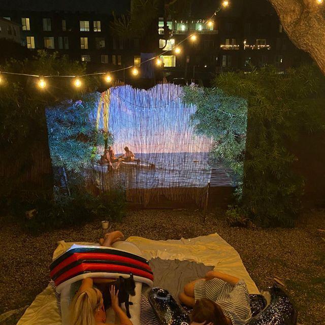 Packard Bell Home Theater Projector And Screen