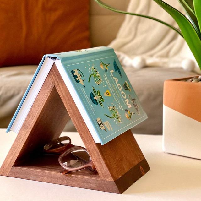 Book Valet, Wood Book Stand, Gifts for Book Lover, Christmas Gift, Book Stand Display, Book Rest, Bible Bookstand