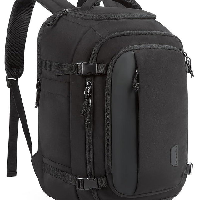 BAGSMART Travel Backpack Carry on Flight Approved, 28L Lightweight Backpack Fits 17.3 Inch Laptop for Men Women, Water Resistant Personal Item Travel Bag with USB Charging Port, Black