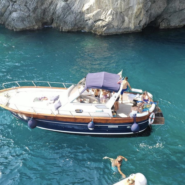 Private Boat Tour Of Capri