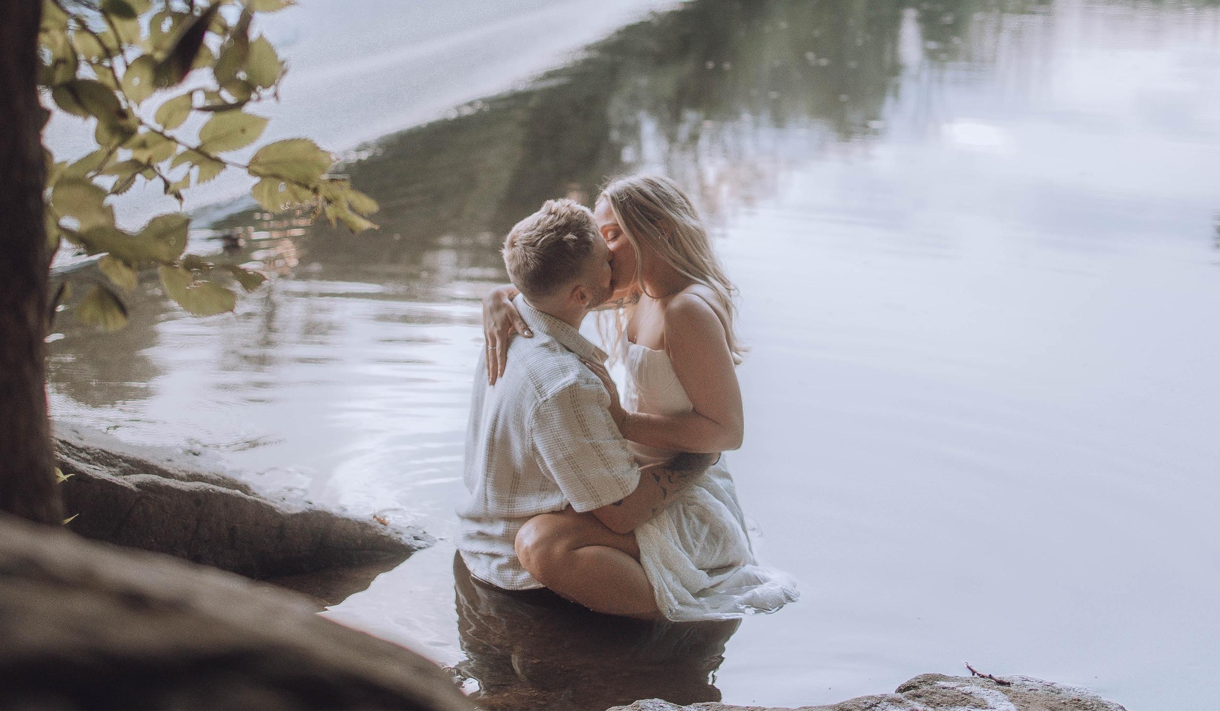 The Wedding Website of Victoria Young and Timothy Dailey