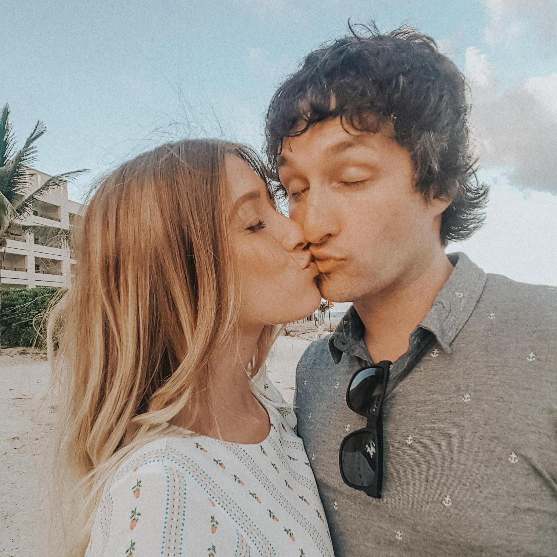 ♡ Kisses in CANCUN ♡