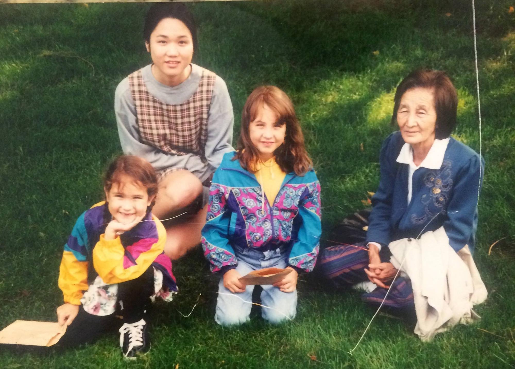 Alyssa, Natalie, their cousin Teresa and their Halmoni