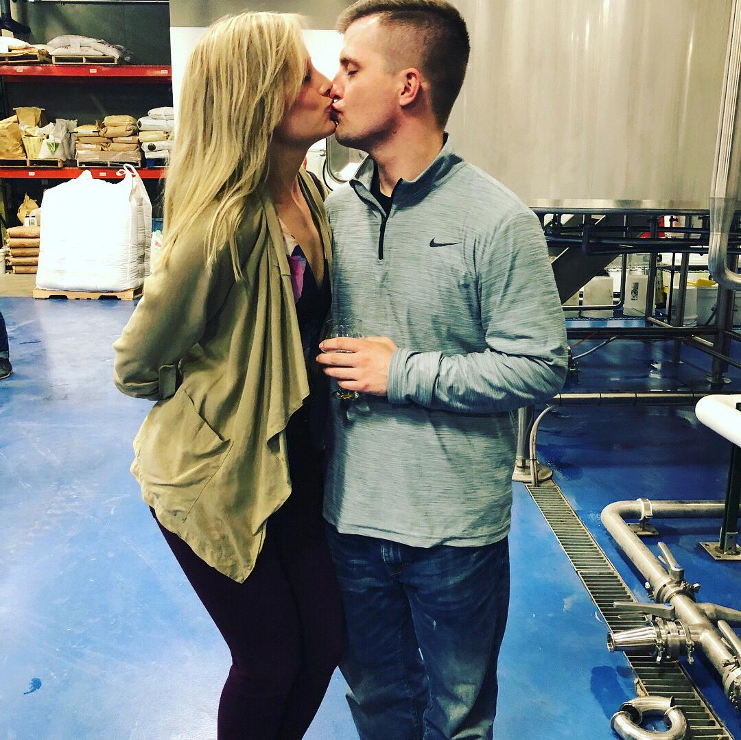 Jessi’s 25th Birthday spent drinking beer and taking a beer tour with friends at Mob Craft Brewery!
