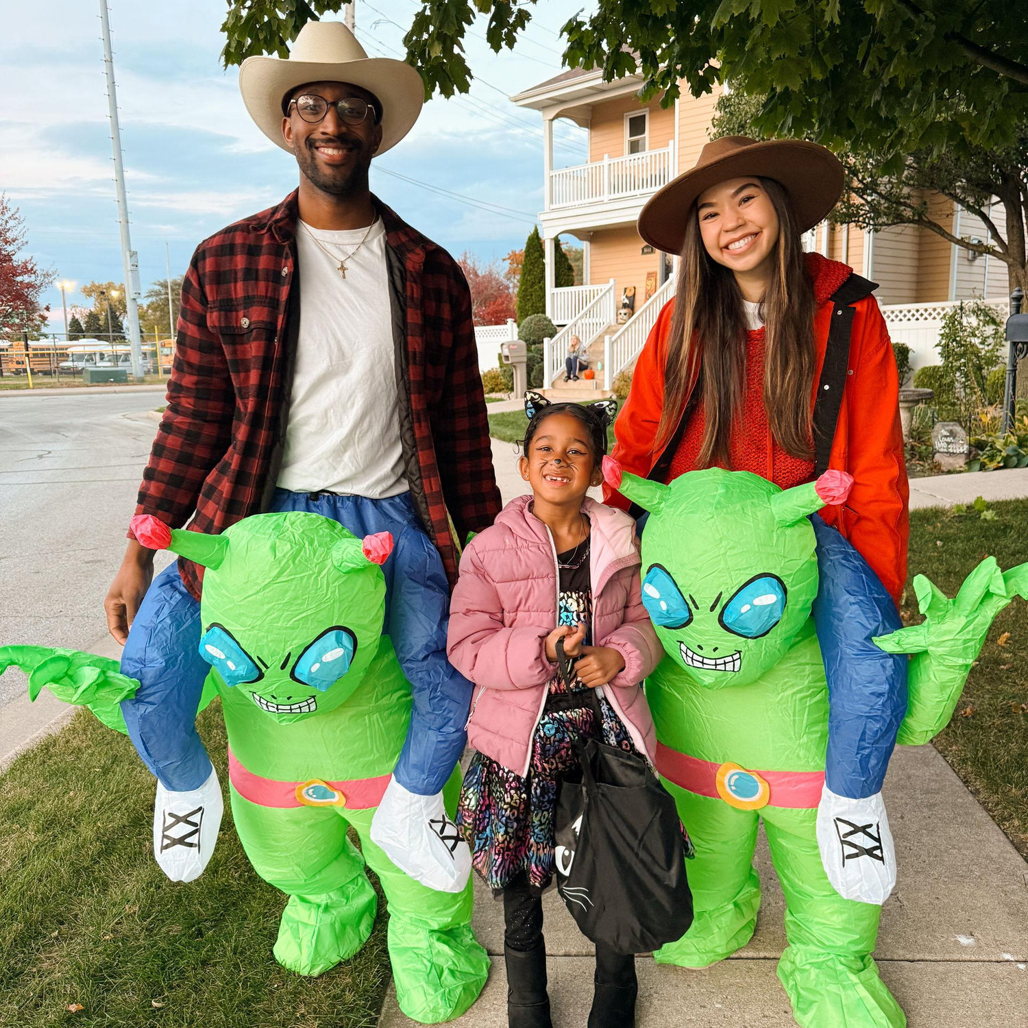 Trick or Treating with Zola 🐈‍⬛