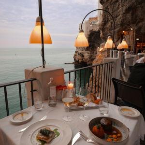 Honeymoon: Table for two?