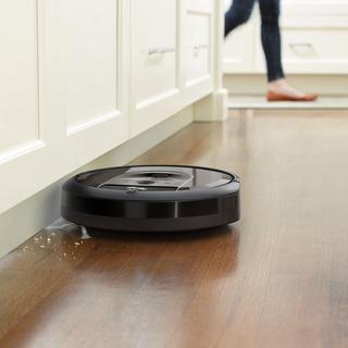 Roomba i7+ Wi-Fi Connected Vacuuming Robot with Automatic Dirt Disposal