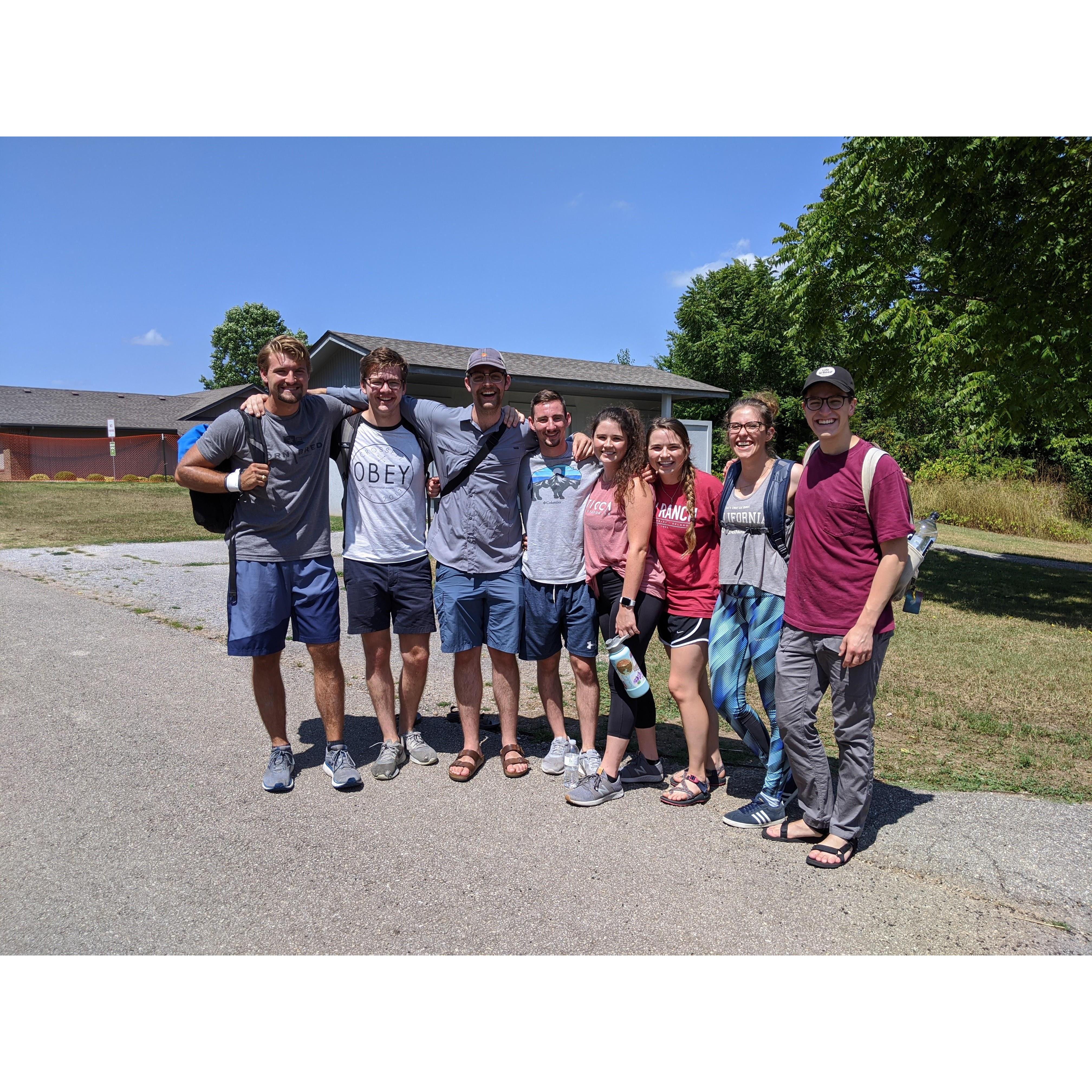 Hiking with friends in Arkansas [7/11/20]

Rando entre amis dans l'Arkansas [11/7/20]

(Ryan, Daniel, Parker, Pat, Caleigh, Sami, Lucille, Judah)