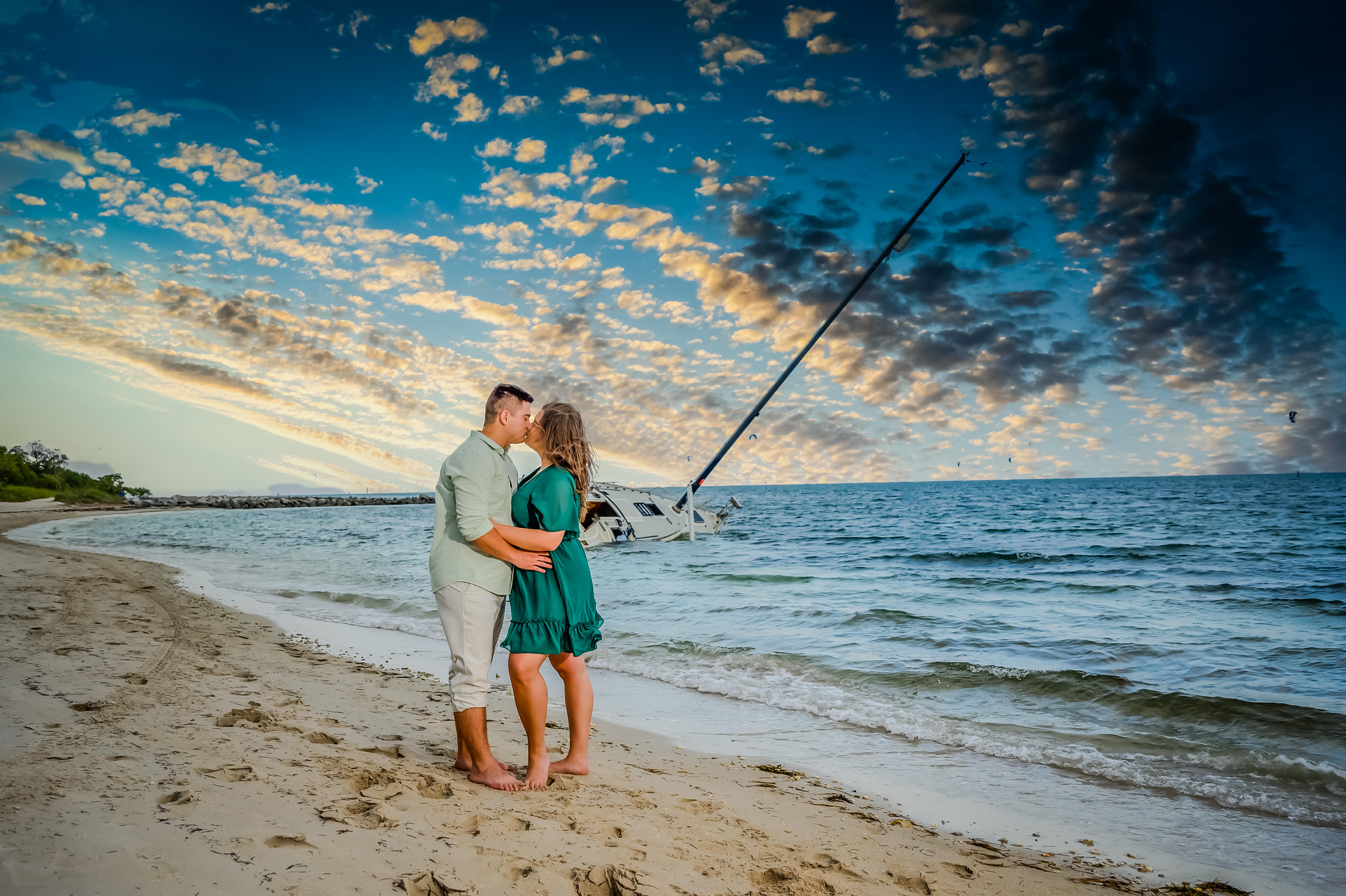 The Wedding Website of Amanda Roe and David Dormady