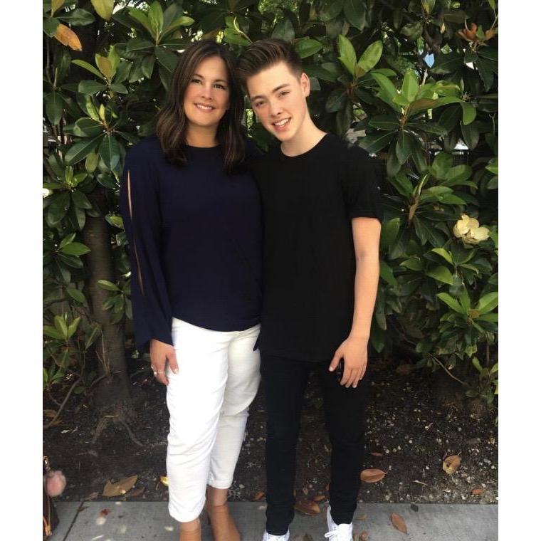 Zach Surprising Myta In Dallas For Mother's Day 2017