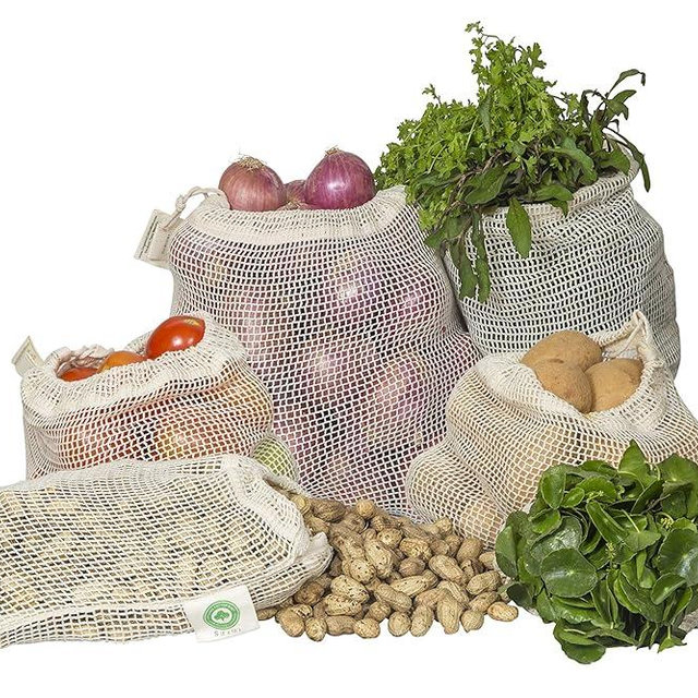 Reusable Mesh Vegetable Bags of 100% Organic Cotton - 6 Pieces Perfect Net Produce Bags - Eco-friendly, Bio-degradable & Washable Fruit, Vegetable & Produce Bags (3 Medium, 3 Small)